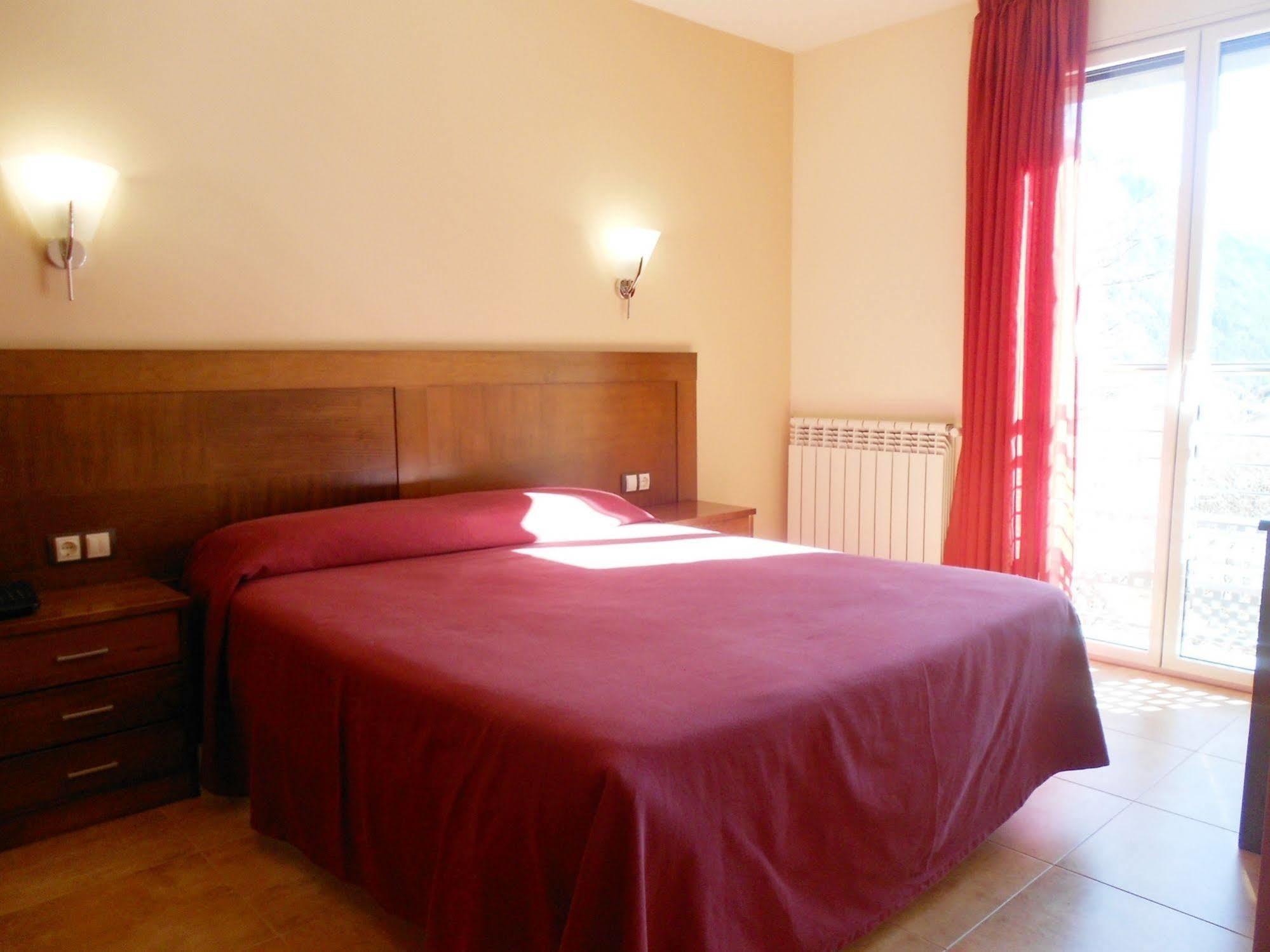 Aparthotel Rialb El Serrat Zewnętrze zdjęcie